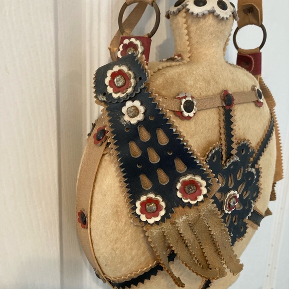 Vintage Hungarian folk art flask - Picture 5 of 6